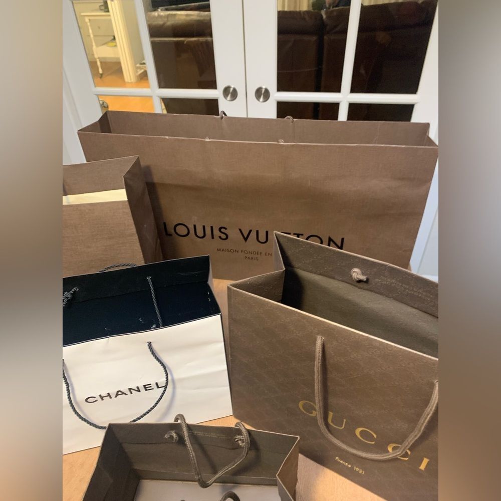 Louis Vuitton, Gucci, Chanel, Prada & more shopping bags and boxes - Picture 2 of 9